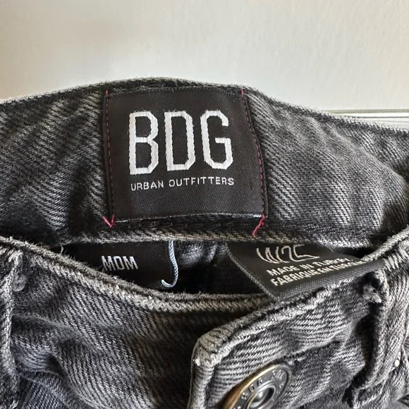 Urban Outfitters BDG Washed Black Boho Classic Mom Jean size 25 EUC - Picture 6 of 7